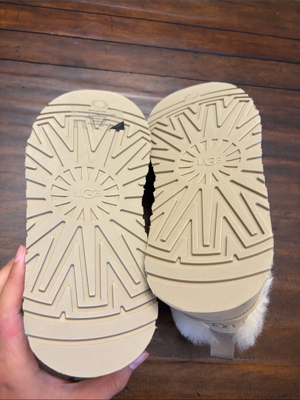 UGG Slippers Woman US 9 ACS - Picture 4 of 6